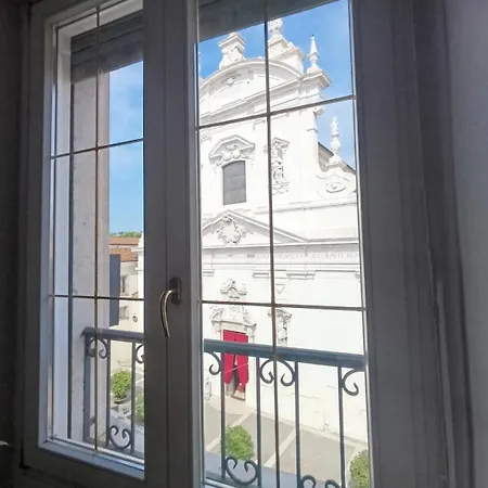 Iris- Old Town Brescia