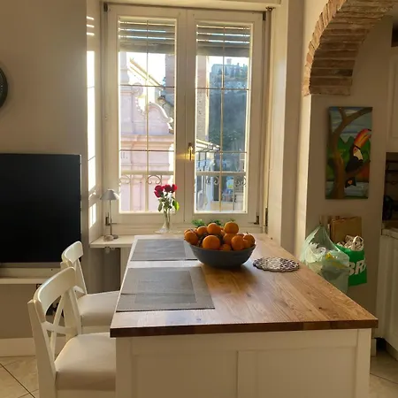 Iris- Old Town Brescia