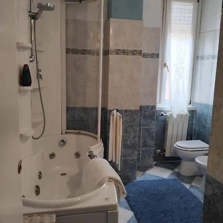 Iris- Old Town Apartment